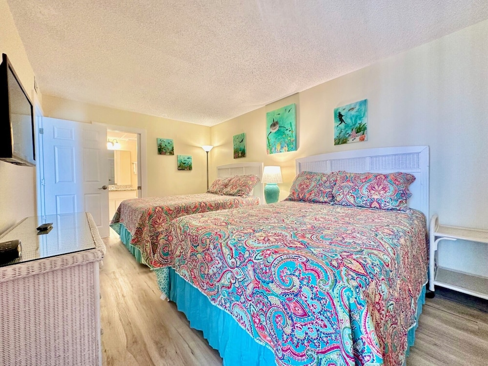Pelican Walk 601 3 Bedroom Beach Front Condo Lower Grand Lagoon Vrbo