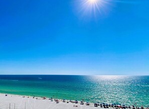 On the beach - Pelican Walk 601 Beach Front Condo! Free Chairs! (Panama City Beach)