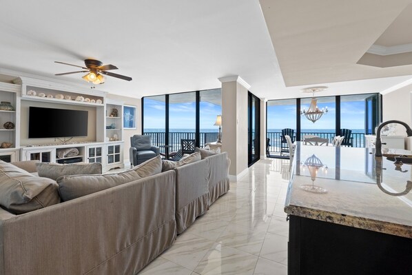 Smart TV, reproductor de DVD y libros 