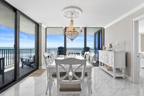 Dining - Pelican Walk 605 - Ocean Front Free Chairs! (Panama City Beach)