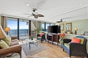 Smart TV, DVD player, books - Pelican Walk 702 Chase the Sun! FREE Beach Chairs! (Panama City Beach)