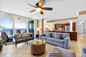 Smart TV, lettore DVD, libri