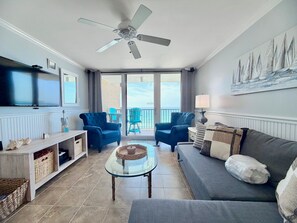 Smart TV, books - Dog Friendly Beach Condo! FREE Beach Chairs! PW809 (Panama City Beach)