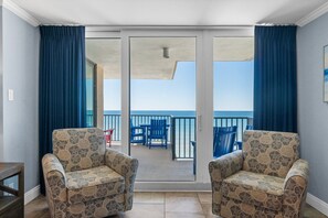 Smart TV, fireplace, DVD player, books