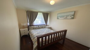 4 bedrooms, WiFi, bed sheets - Eleven is a lovely home in a great location! (Jurien Bay)