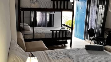 6 bedrooms, travel crib, WiFi, bed sheets