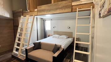 4 bedrooms, free WiFi, bed sheets, wheelchair access