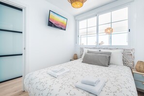 2 chambres, fer et planche à repasser, Wi-Fi gratuit, draps fournis