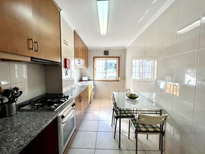 Fridge, microwave, oven, coffee/tea maker