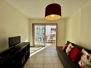 TV - ALBUFEIRA BRIGHTNESS by HOMING (Albufeira)