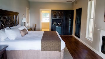 Single Room, 1 King Bed, Non Smoking | Egyptian cotton sheets, premium bedding, pillow-top beds, minibar