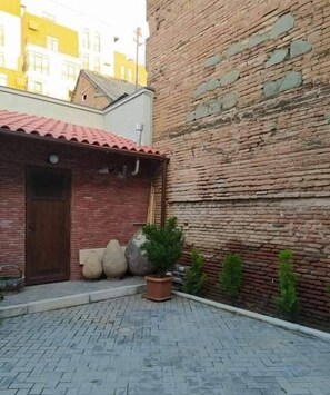 Mặt tiền nơi lưu trú