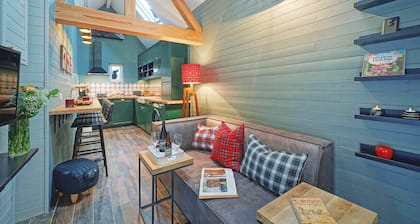 Tiny House pour 2 personnes - de 4 km du Parc Pairi Daiza