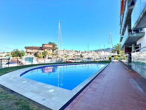 Pool - V019 - Mestral 1 (Roses)