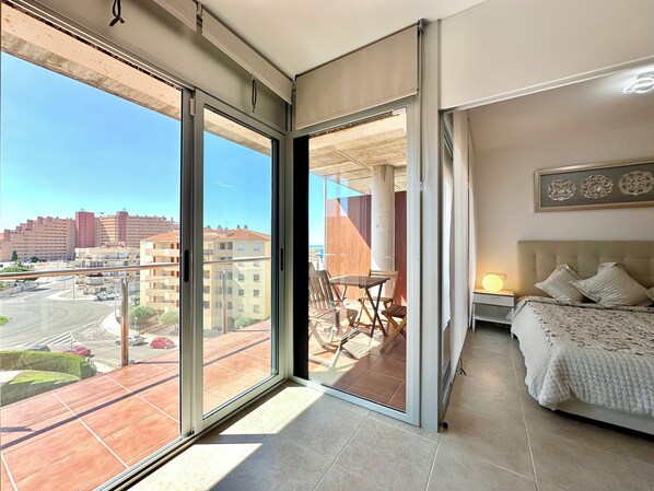 Interior - V019 - Mestral 1 (Roses)