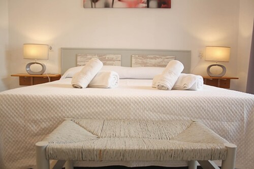 Charming seafront villa