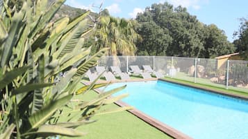 Piscine extérieure, piscine chauffée