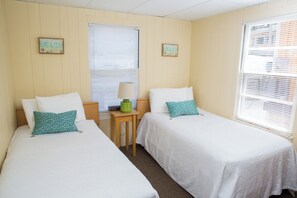 2 chambres, fer et planche à repasser, Wi-Fi gratuit, draps fournis