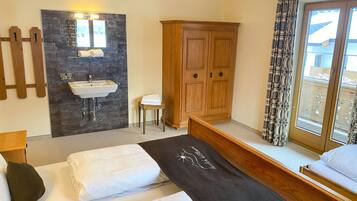 3 Schlafzimmer, Reisekinderbett, WLAN, Bettwäsche