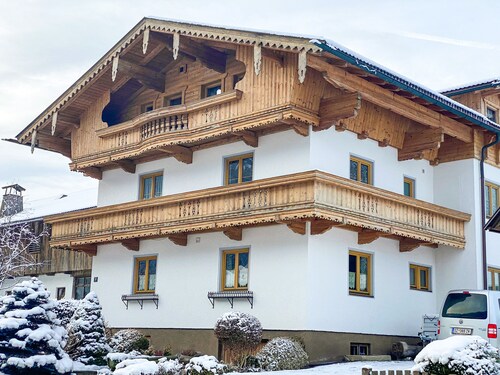 Ferienwohnung 5 min zum Skigebiet in Aschau im Zillertal 1.OG