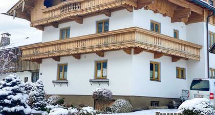 Ferienwohnung 5 min zum Skigebiet in Aschau im Zillertal 1.OG