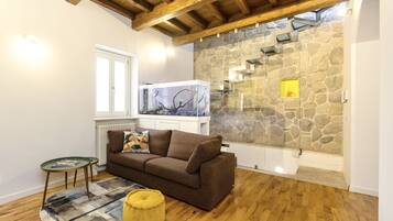 Smart-tv och eldstad