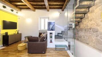 Smart-tv och eldstad