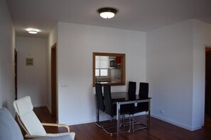 Unclassified image, 5 of 20, button