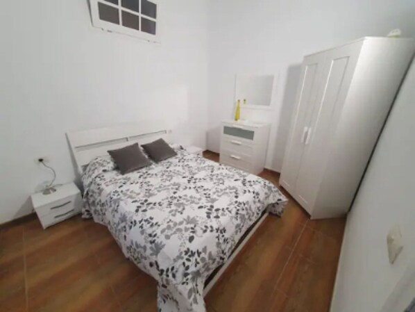 1 bedroom, iron/ironing board
