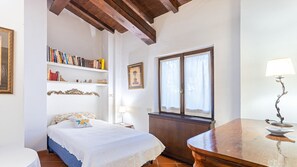 8 Schlafzimmer, Bügeleisen/Bügelbrett, kostenloses WLAN, Bettwäsche