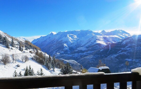 Property grounds - 100m from ski slopes, 1st floor, balcony, tv, ski locker, 27m², Auris en Oisans (Auris)