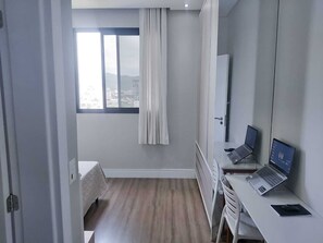 2 bedrooms, desk, iron/ironing board, free WiFi