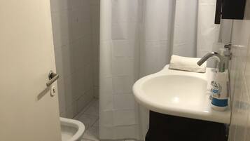 Ducha, toallas, jabón