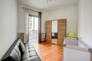 Family Apartment, Multiple Bedrooms (Casa Rachele Stresa Center) | Interior