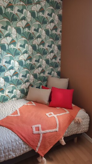 2 Schlafzimmer, Bügeleisen/Bügelbrett, Reisekinderbett, Bettwäsche