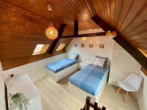 2 chambres, lit de bébé portatif, Wi-Fi, literie fournie