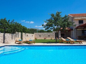 Villa | Pool