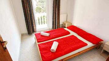 Apartment | 1 bedroom, iron/ironing board