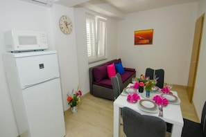 Apartment | Tempat makan