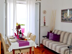 Apartment | Dining