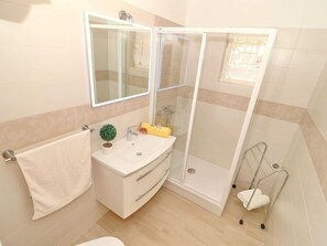 Apartment | Badezimmer