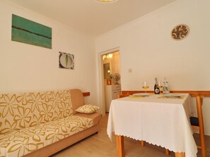 Dining - Apartments Villa Marijana - One Bedroom Apartment With Terrace and Garden View (Blato)