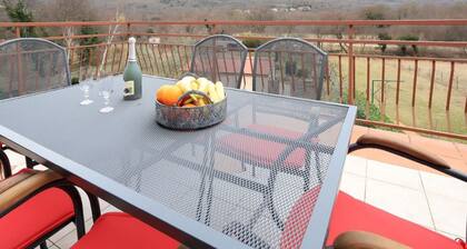 Inviting Apartment in Tribalj With Garden