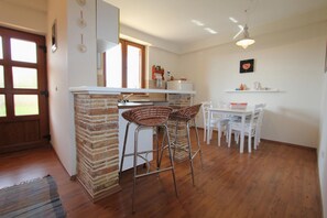 Apartment | Private kitchen - Apartment in Fazana With Garden & Terrace (Fazana)
