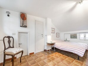 House | 3 bedrooms, individually furnished, bed sheets - Beautiful Holiday Home in Ardea With Garden (Ardea)