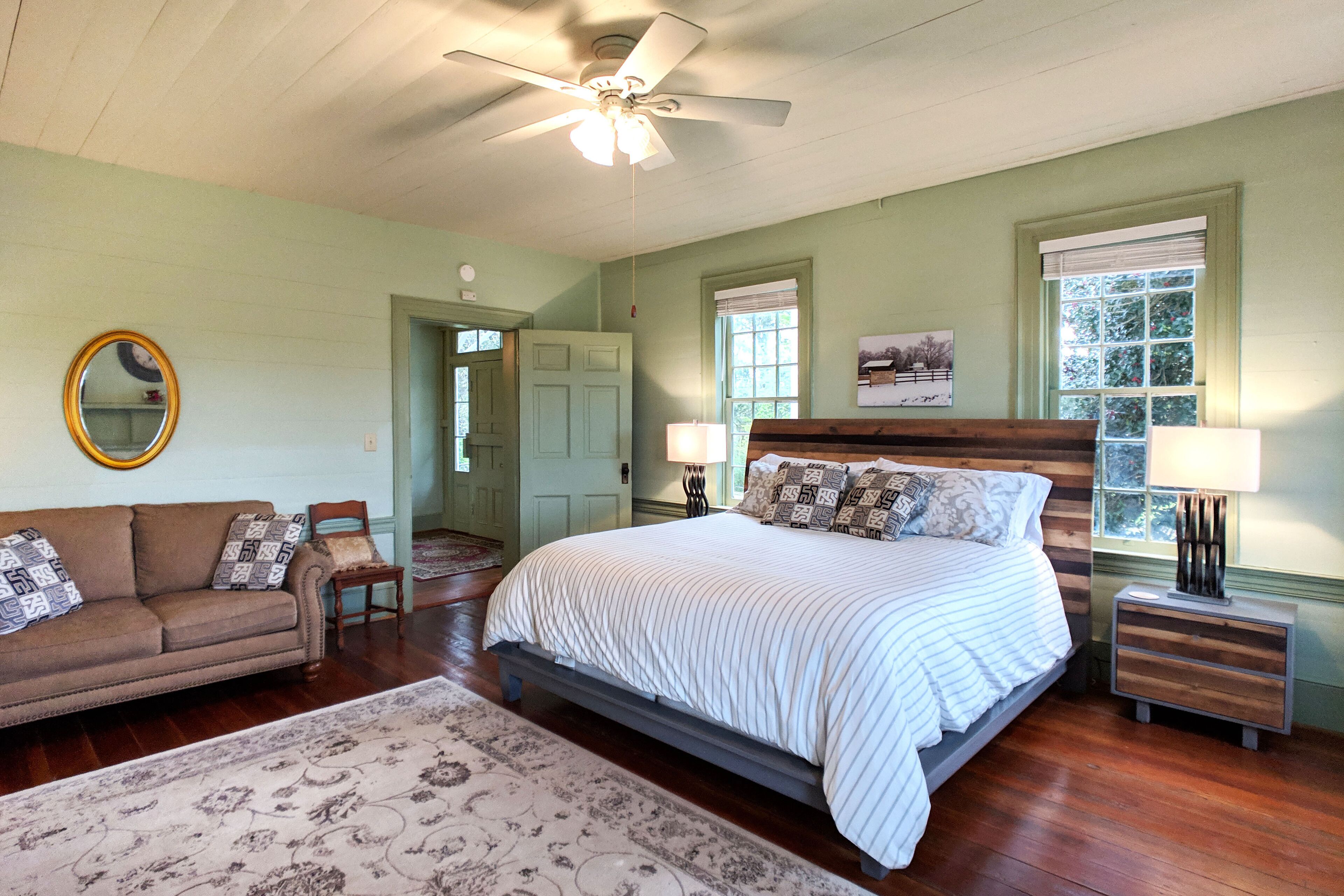 3 bedrooms, bed sheets