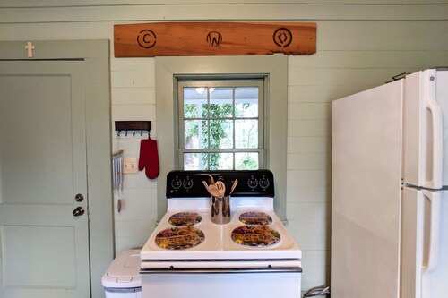 Historic farm stay in the heart of Alabama's Black Belt Region.