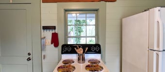 Historic farm stay in the heart of Alabama's Black Belt Region.