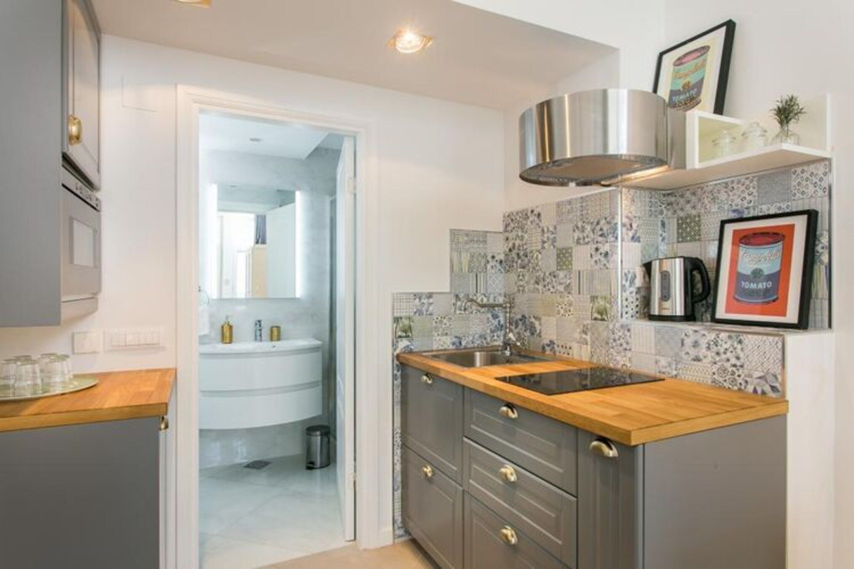 Appartamento | Cucina privata | Frigorifero, microonde, piano cottura, bollitore elettrico