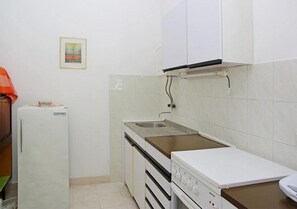 Apartment | Eigene Küche | Kühlschrank, Mikrowelle, Ofen, Herdplatte